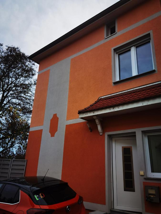 Modernes Behagliches Haus Mit Kamin, Terrasse Und Garten Magdeburg Ngoại thất bức ảnh
